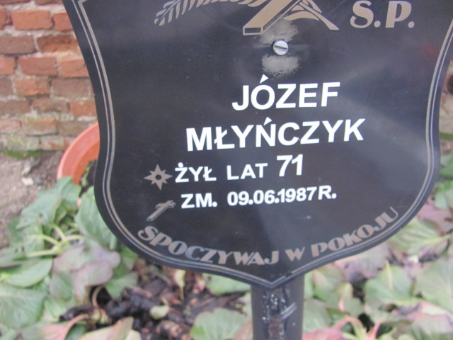 Józef Młyńczyk 1916 Włoszczowa - Grobonet - Wyszukiwarka osób pochowanych